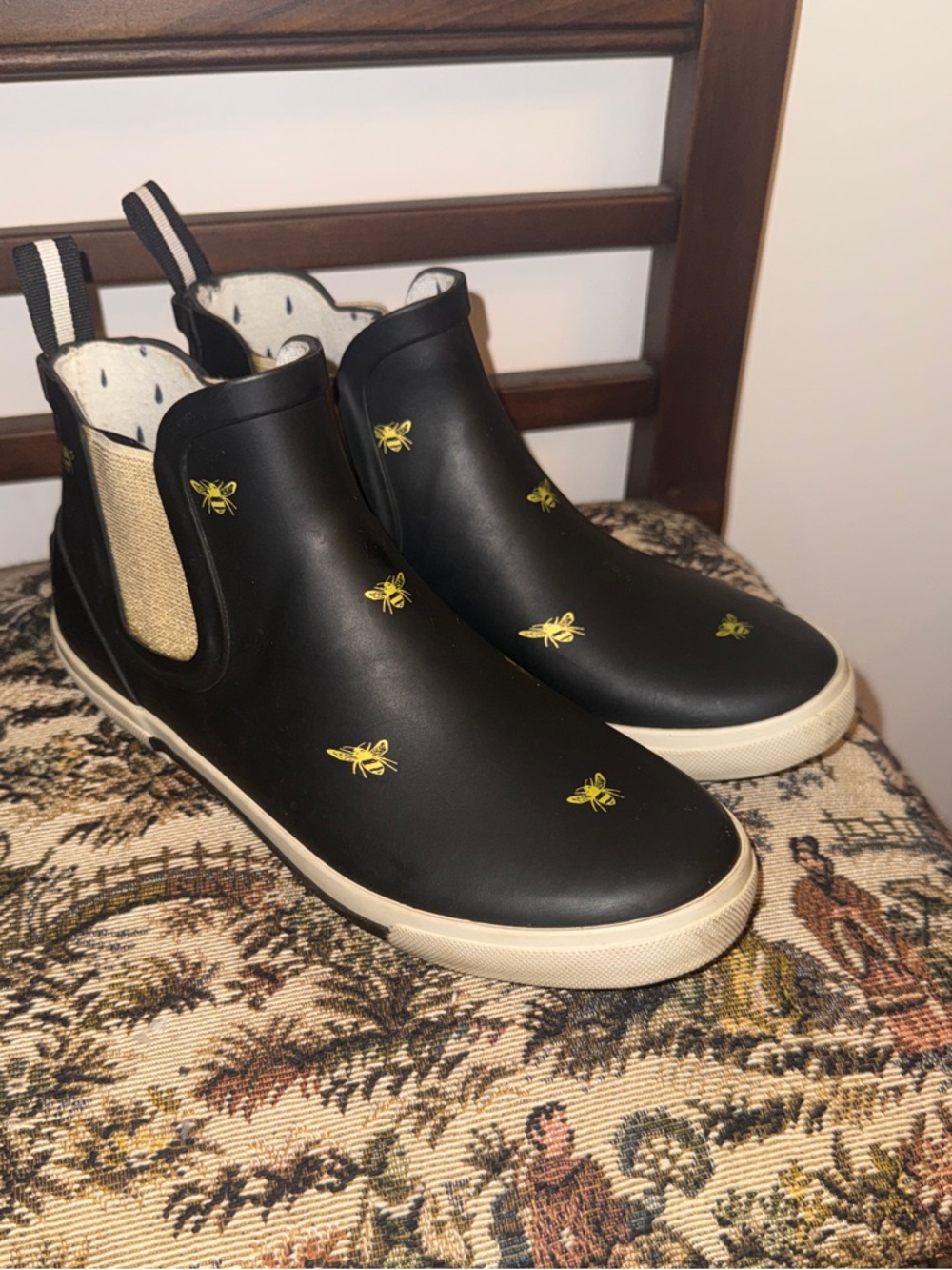 Joules Rainwell Bee Print Chelsea Rain Boots Black Gold Women’s US 7 EU 38 - Picture 8 of 16